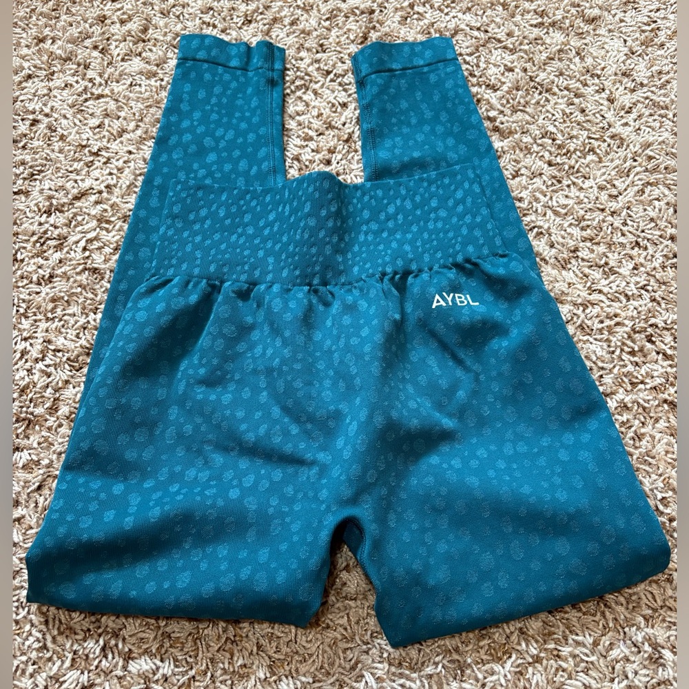 AYBL Leggings printed women’s size small